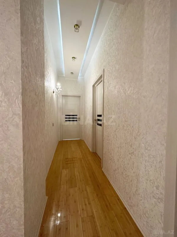 Satılır 4 otaqlı mənzil 160 m²
