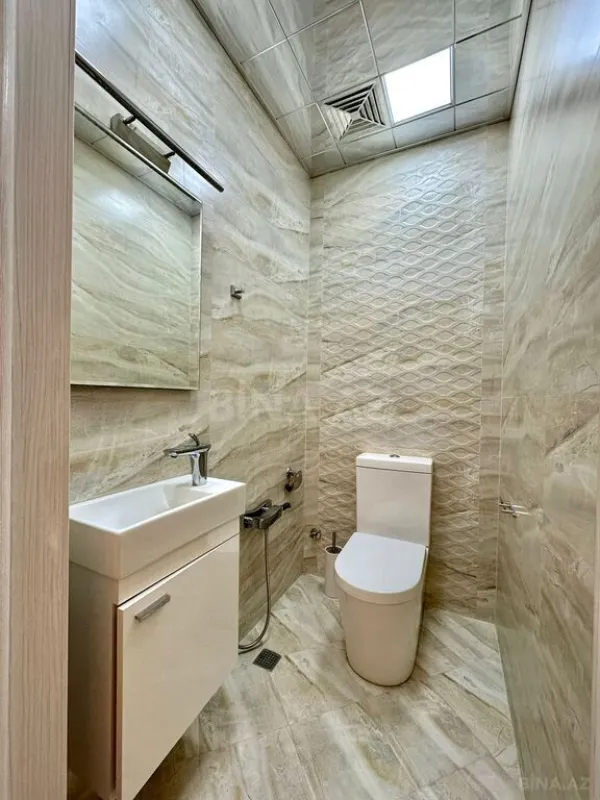 Satılır 4 otaqlı mənzil 160 m²