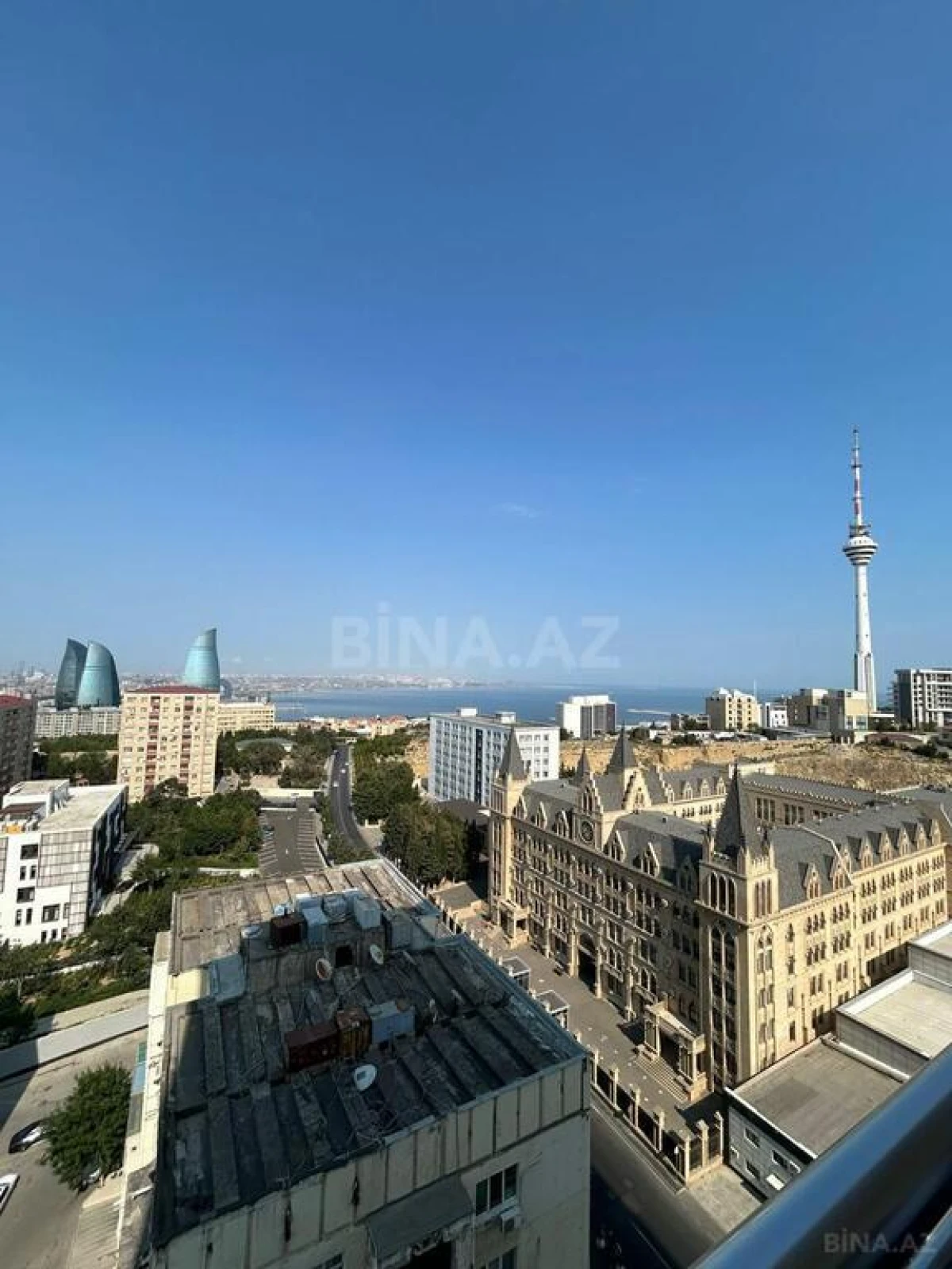 Satılır 3 otaqlı mənzil 140 m²