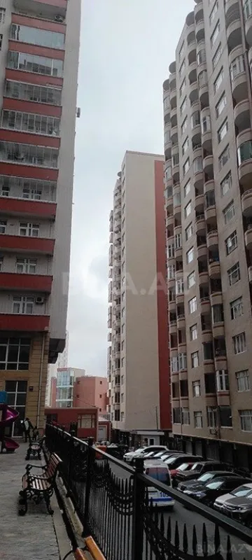 Satılır 3 otaqlı mənzil 140 m²