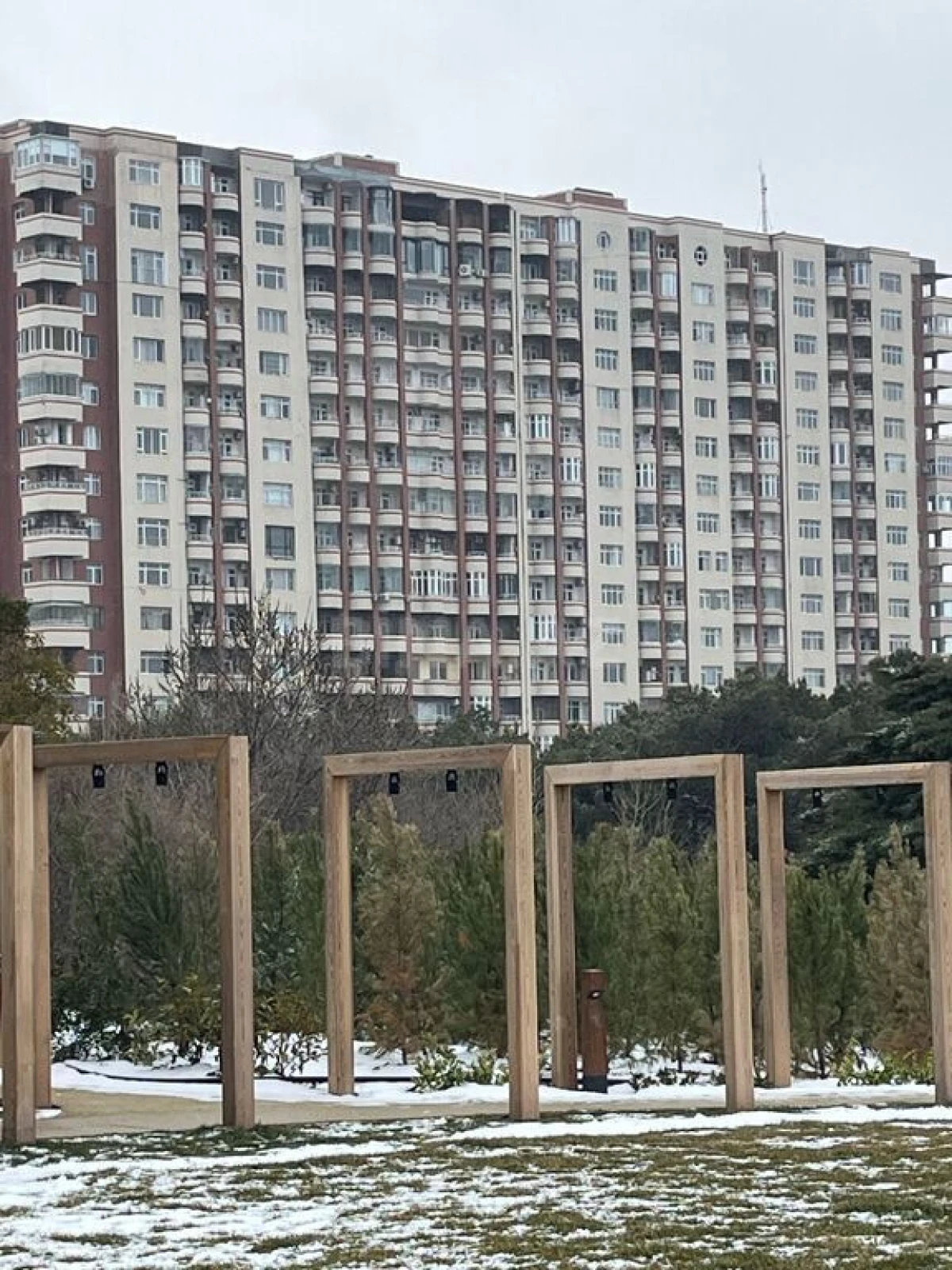 Satılır 3 otaqlı mənzil 140 m²