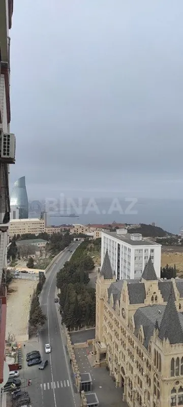 Satılır 3 otaqlı mənzil 140 m²