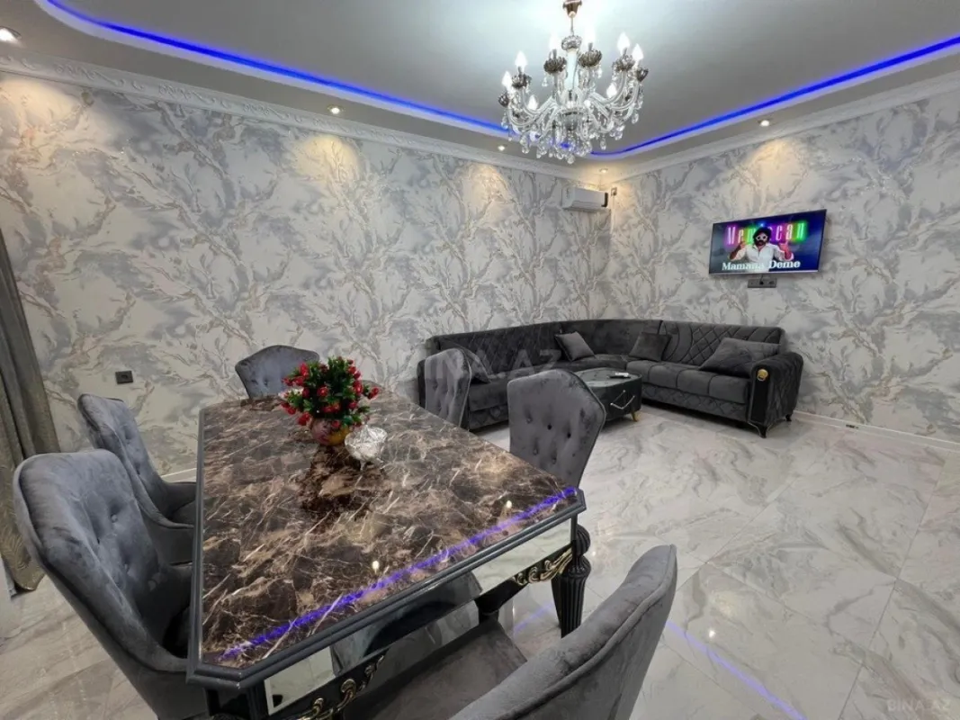 Satılır 5 otaqlı həyət evi 240 m²