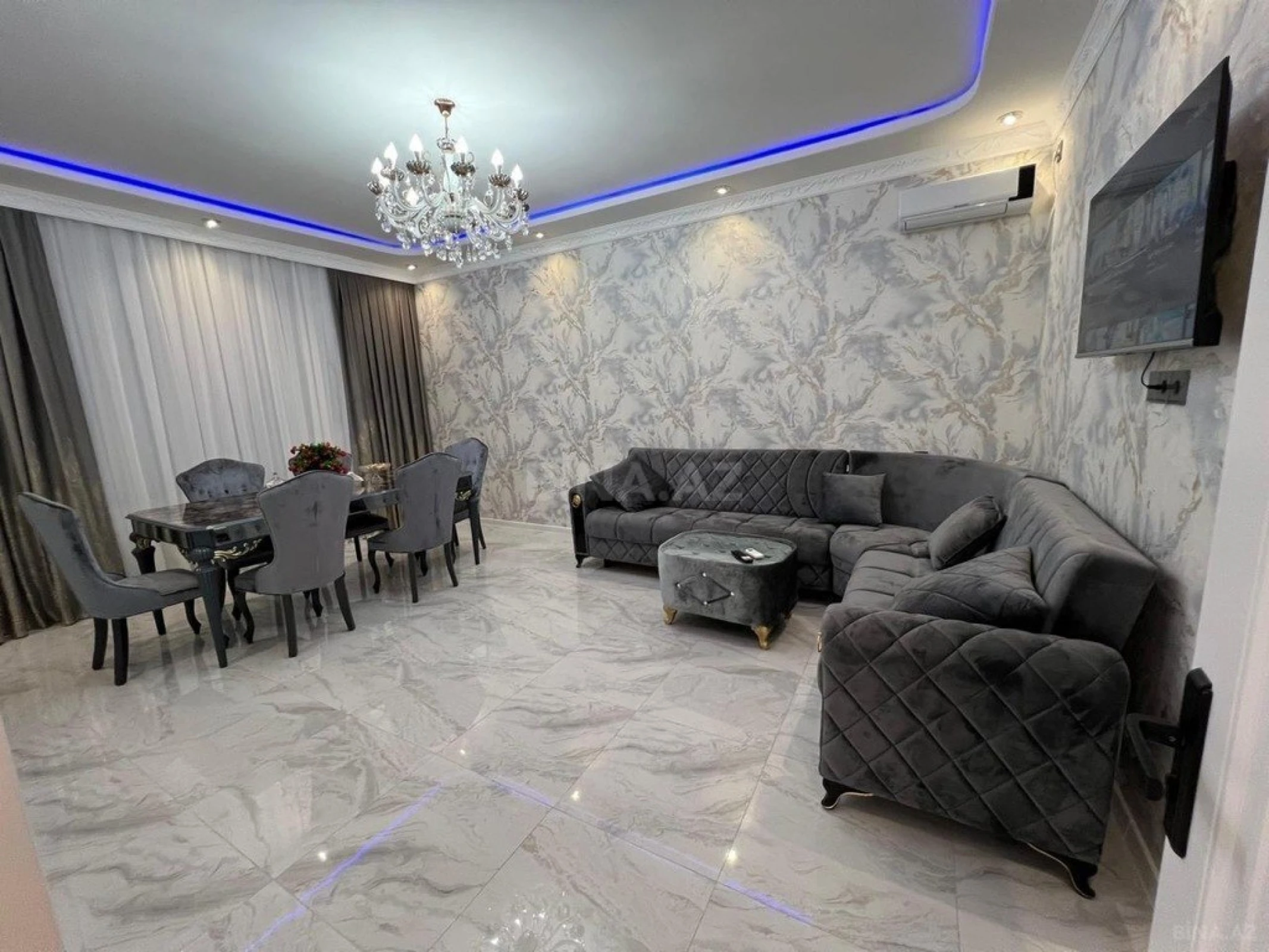 Satılır 5 otaqlı həyət evi 240 m²