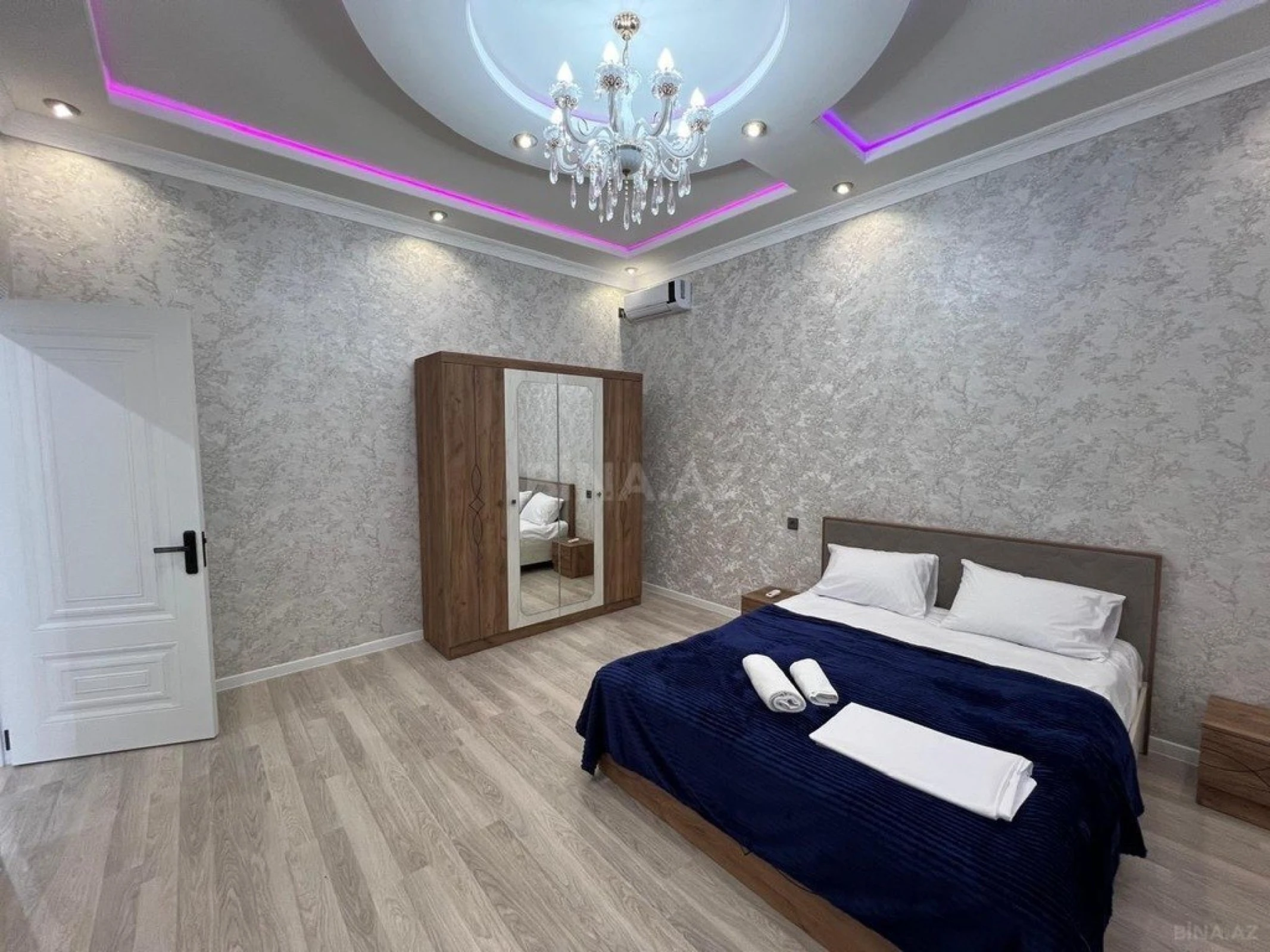 Satılır 5 otaqlı həyət evi 240 m²