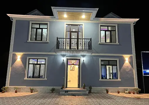 Satılır 5 otaqlı həyət evi 240 m²