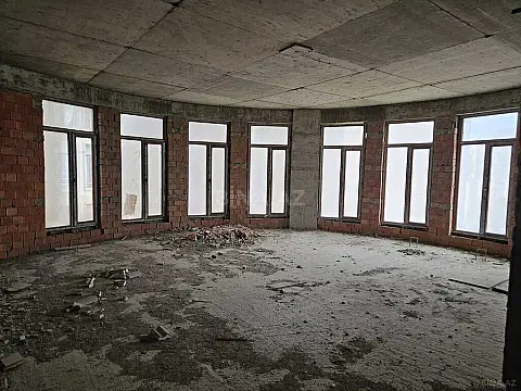Satılır 3 otaqlı mənzil 157 m²