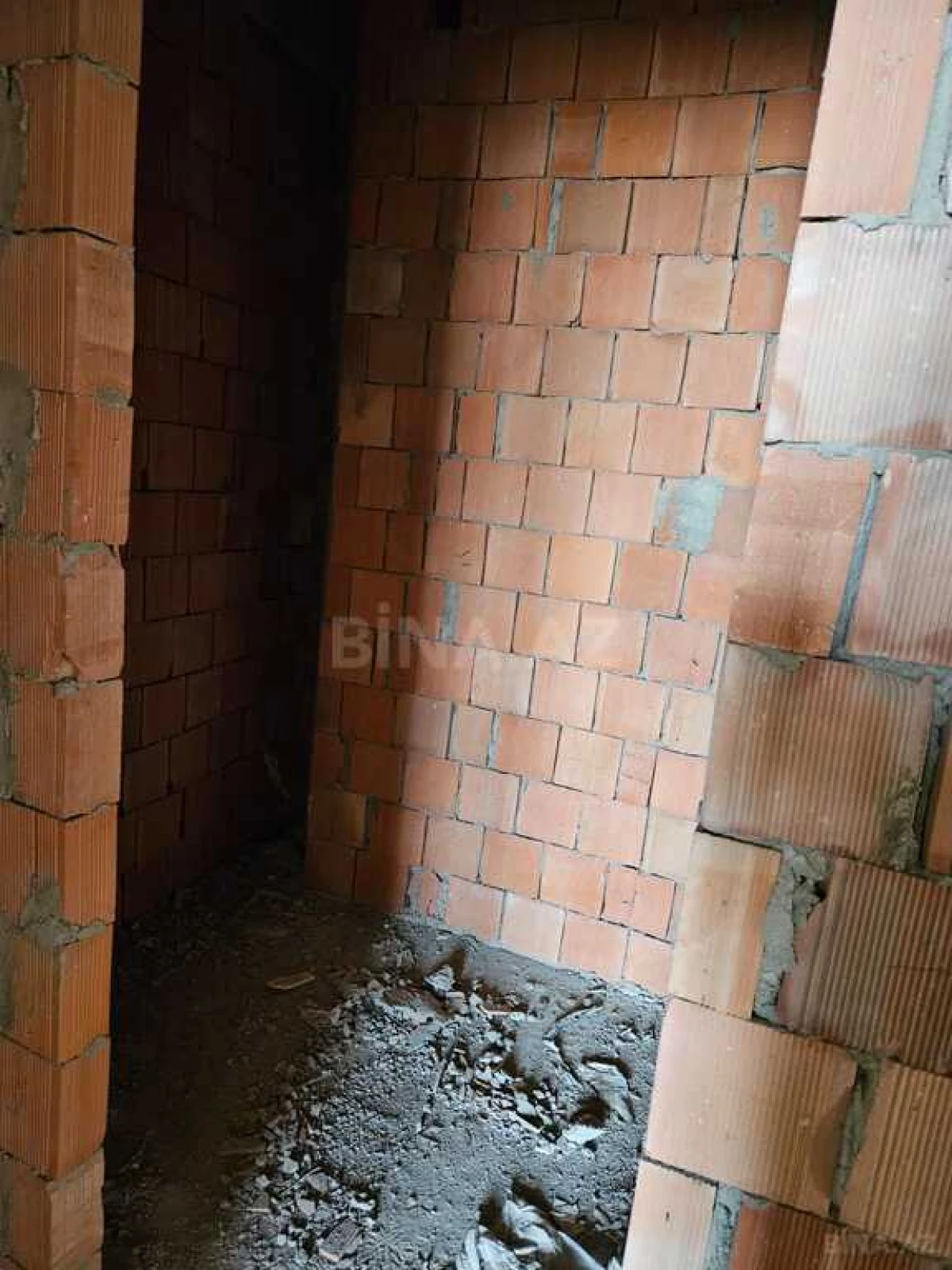 Satılır 3 otaqlı mənzil 157 m²
