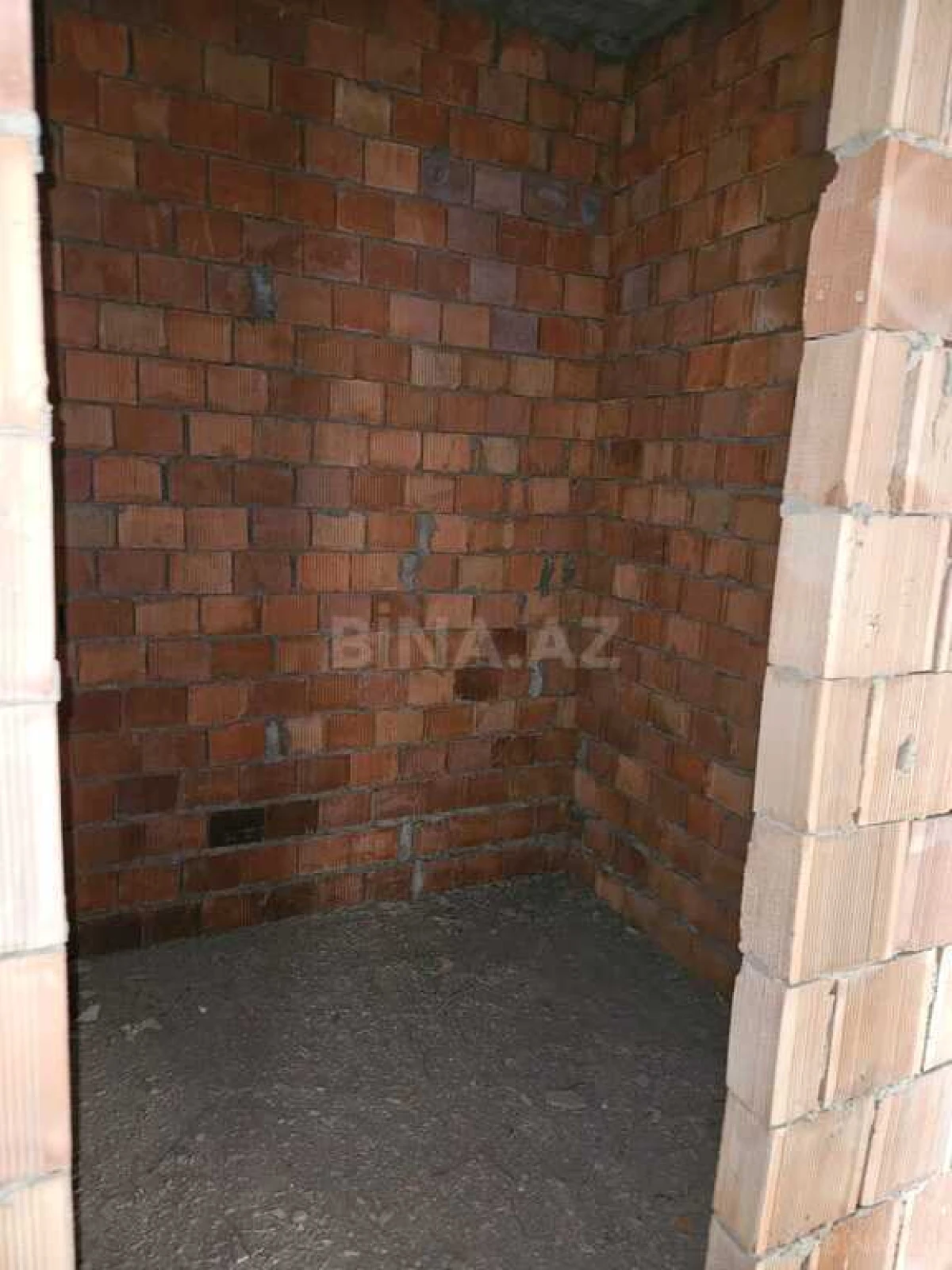 Satılır 3 otaqlı mənzil 157 m²