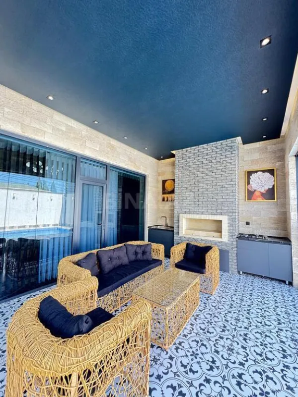 Satılır 4 otaqlı həyət evi 200 m²