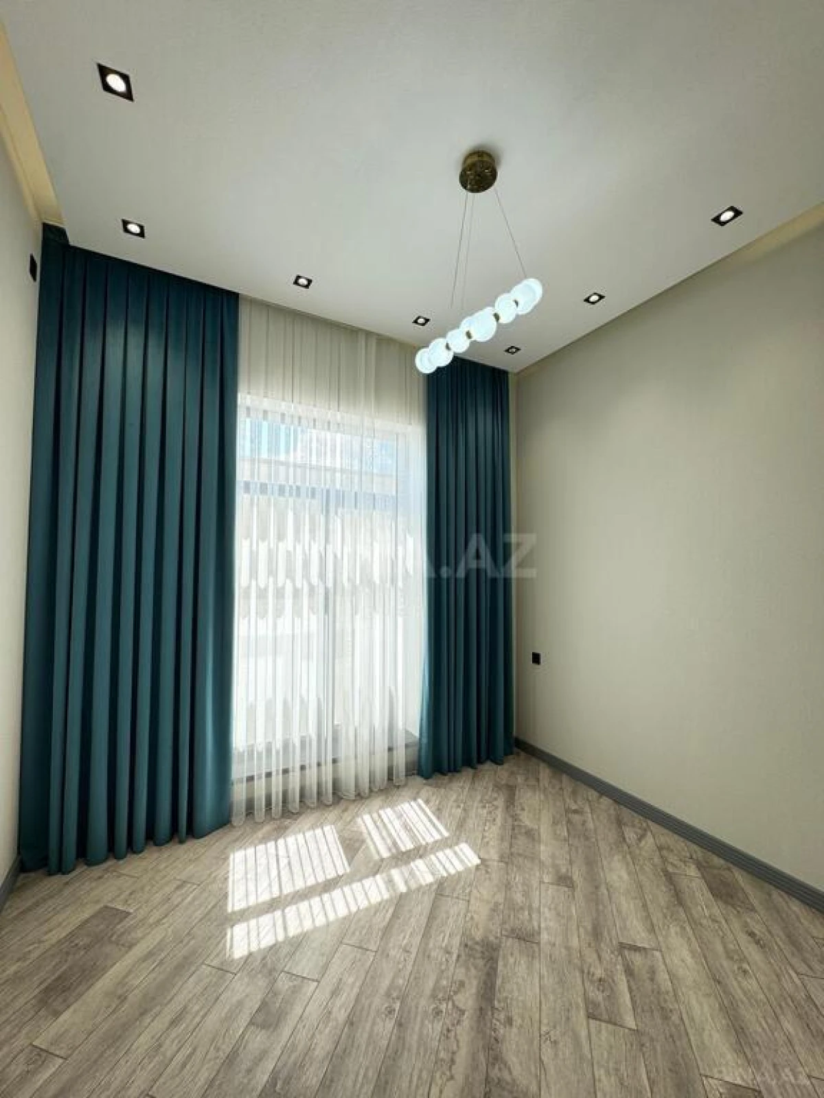 Satılır 4 otaqlı həyət evi 200 m²