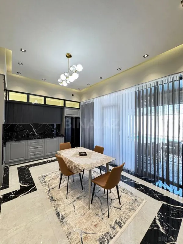 Satılır 4 otaqlı həyət evi 200 m²