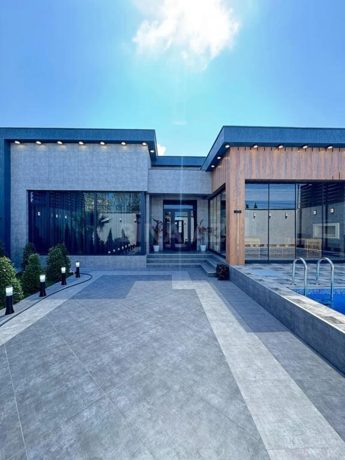 Satılır 4 otaqlı həyət evi 200 m²