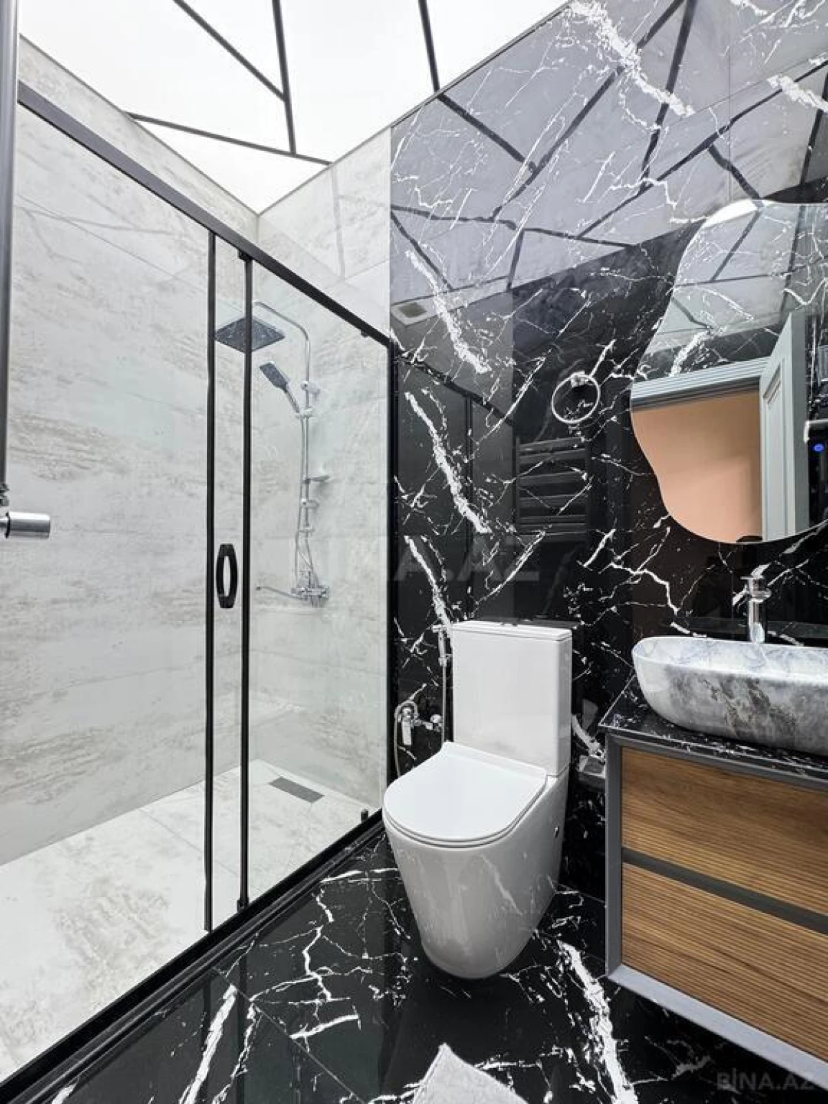 Satılır 4 otaqlı həyət evi 200 m²