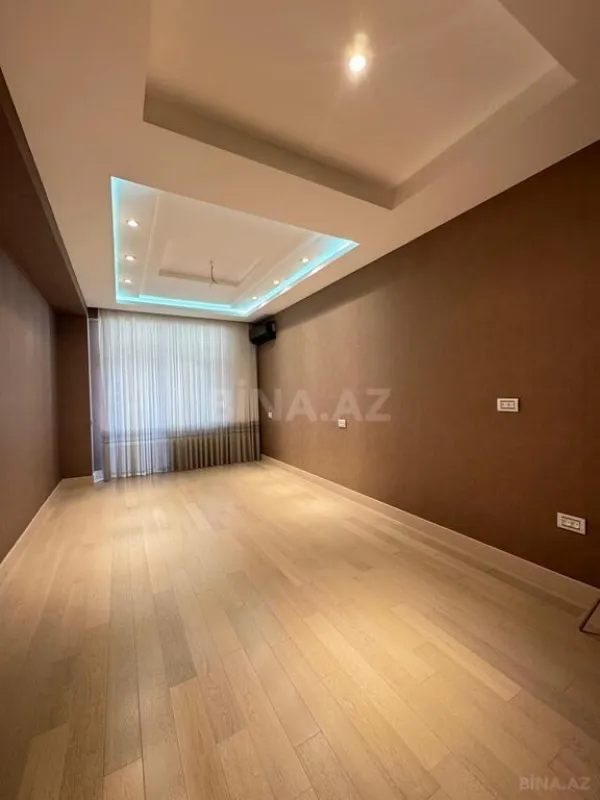 Satılır 6 otaqlı mənzil 360 m²