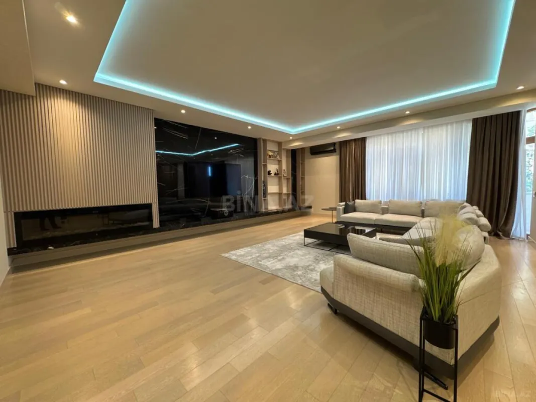 Satılır 6 otaqlı mənzil 360 m²