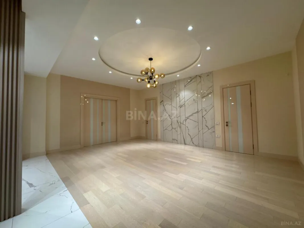 Satılır 6 otaqlı mənzil 360 m²
