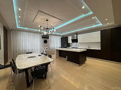 Satılır 6 otaqlı mənzil 360 m²