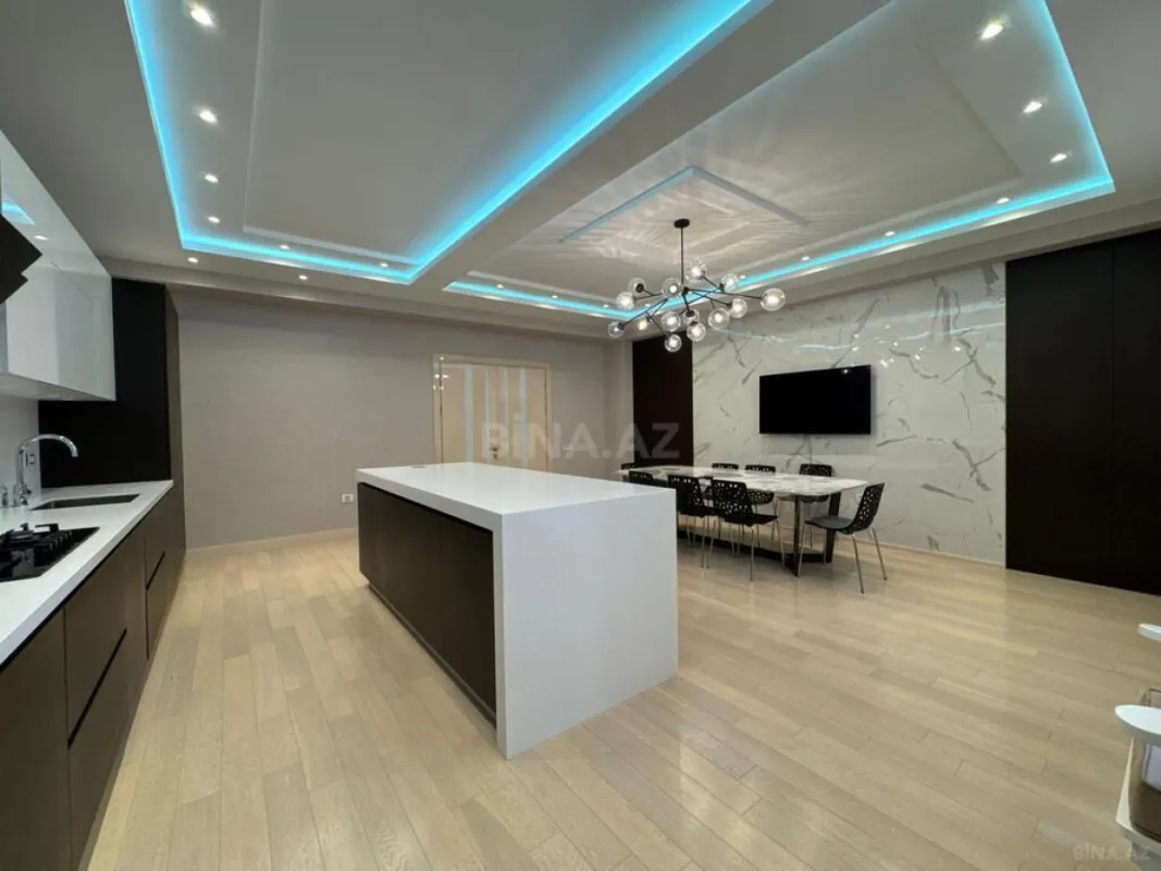 Satılır 6 otaqlı mənzil 360 m²