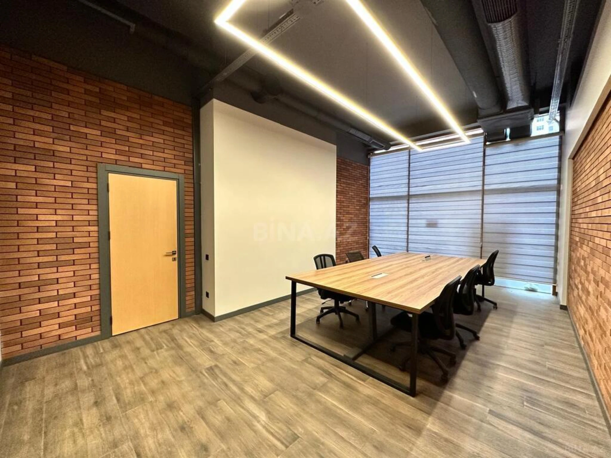 Kirayə verilir 8 otaqlı ofis 350 m²