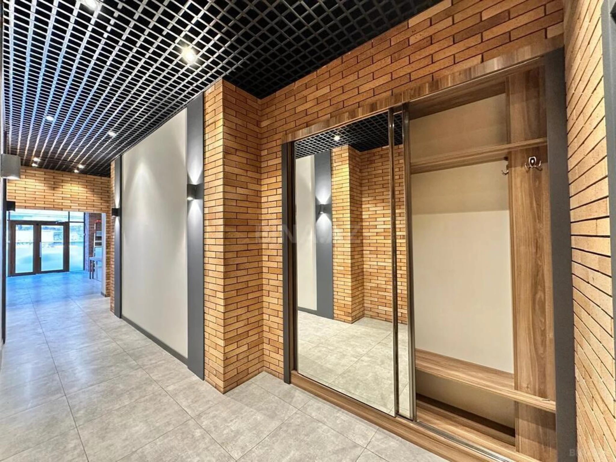 Kirayə verilir 8 otaqlı ofis 350 m²