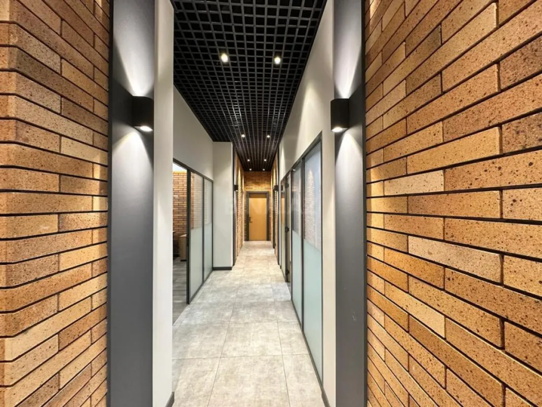 Kirayə verilir 8 otaqlı ofis 350 m²