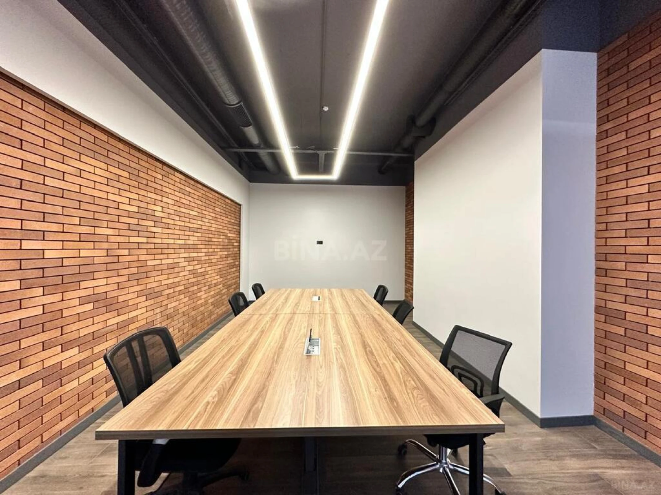 Kirayə verilir 8 otaqlı ofis 350 m²