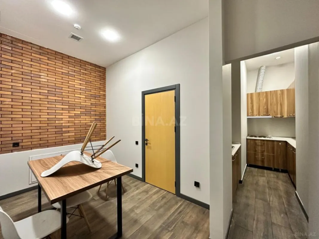 Kirayə verilir 8 otaqlı ofis 350 m²