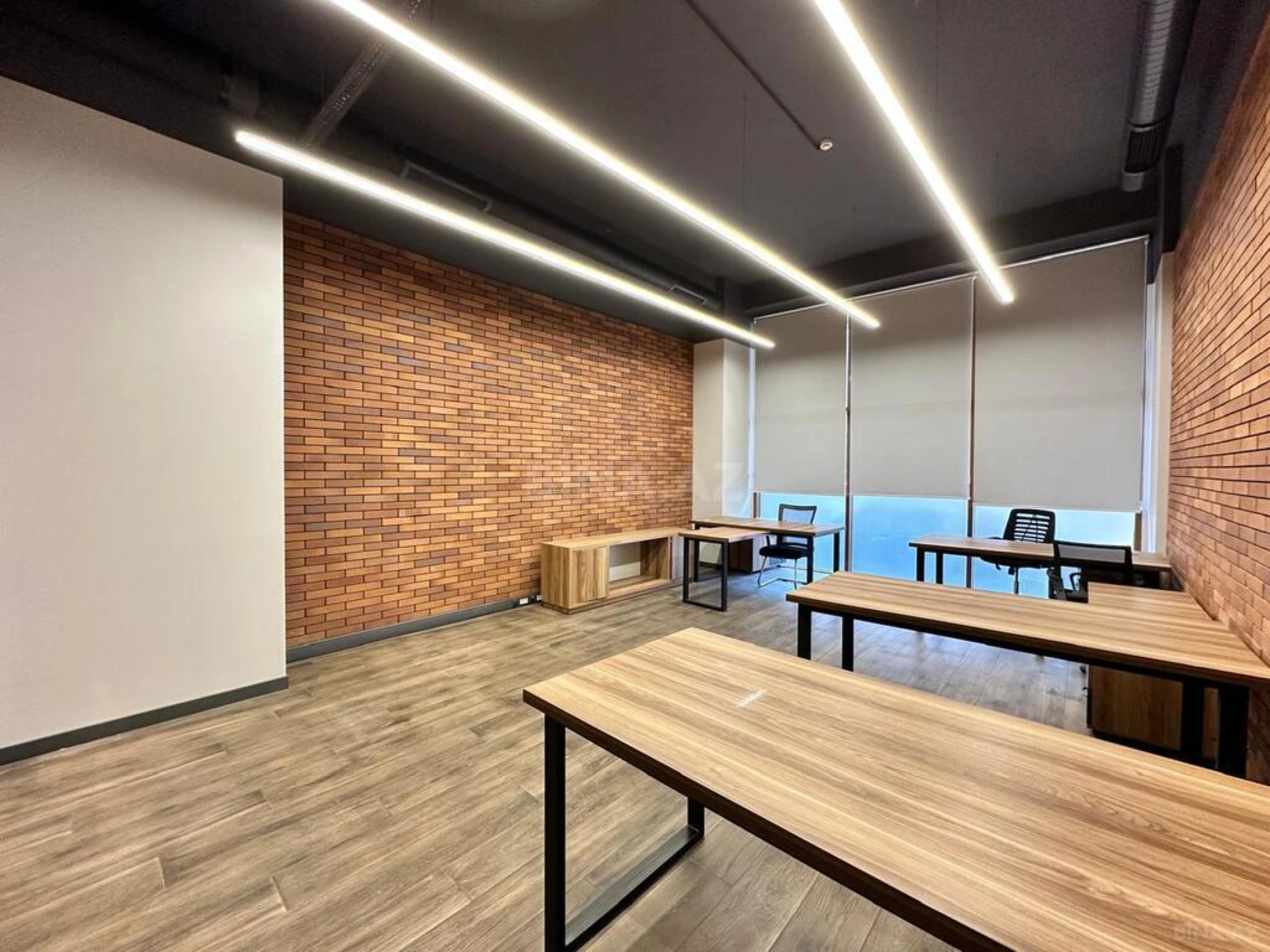 Kirayə verilir 8 otaqlı ofis 350 m²