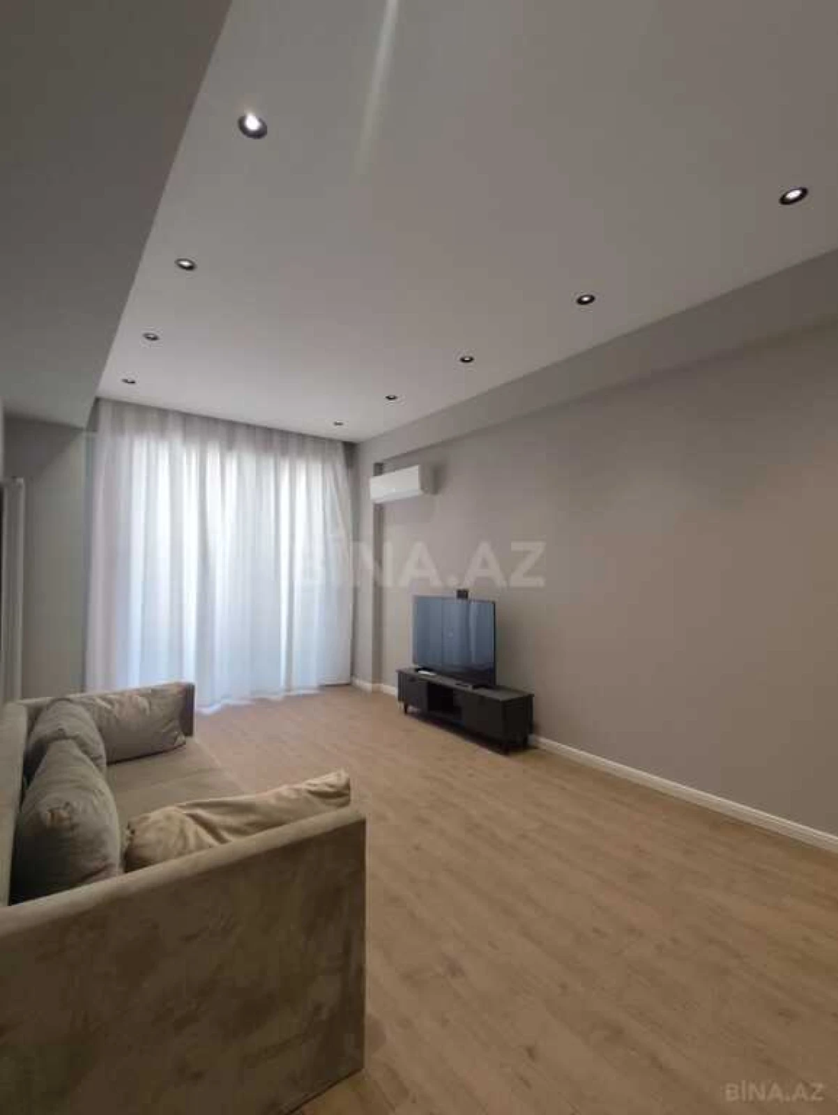 Satılır 2 otaqlı mənzil 117.2 m²