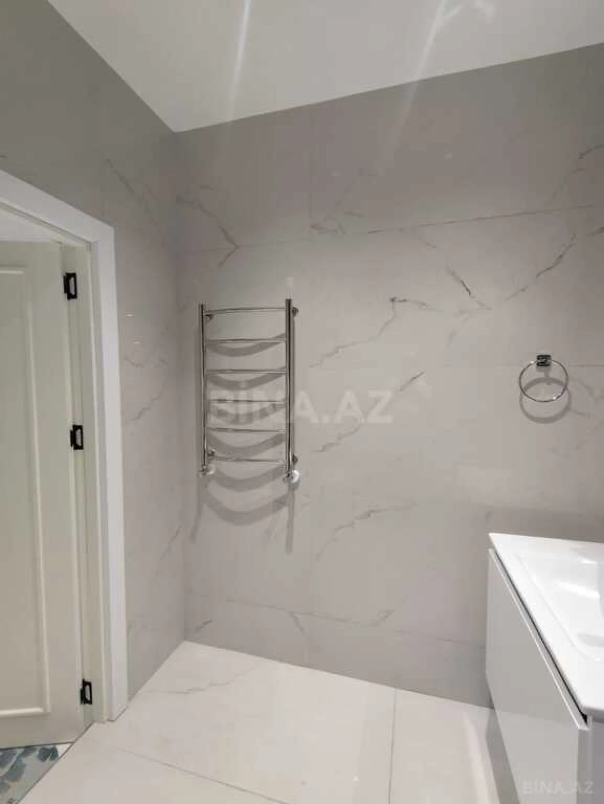 Satılır 2 otaqlı mənzil 117.2 m²