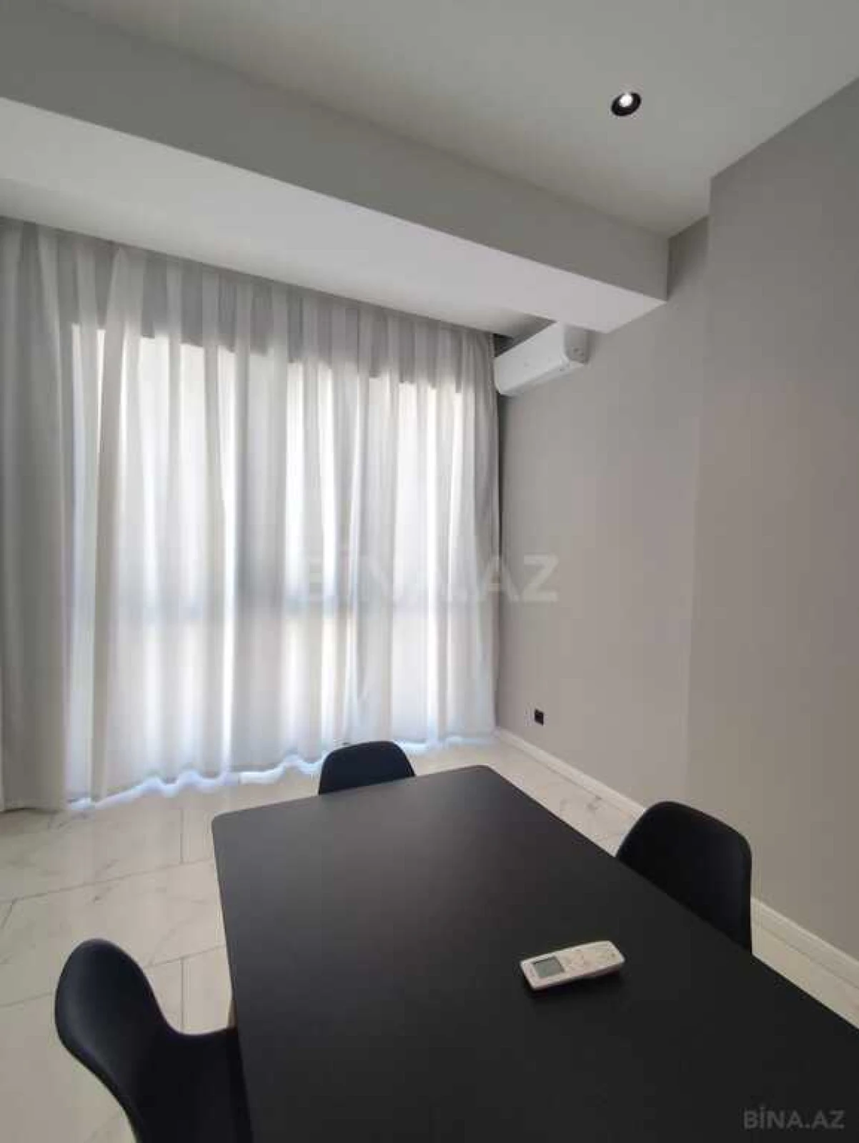 Satılır 2 otaqlı mənzil 117.2 m²