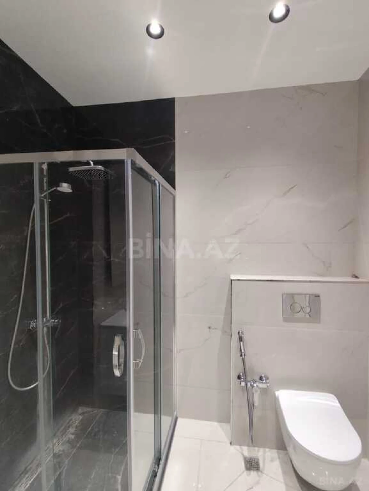 Satılır 2 otaqlı mənzil 117.2 m²