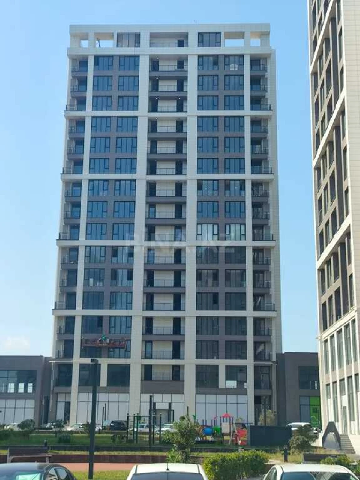 Satılır 2 otaqlı mənzil 117.2 m²