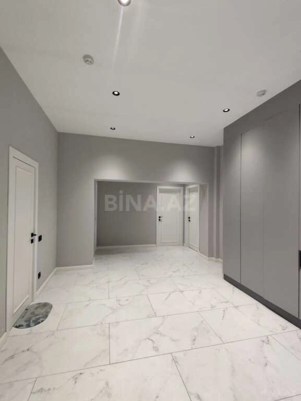 Satılır 2 otaqlı mənzil 117.2 m²