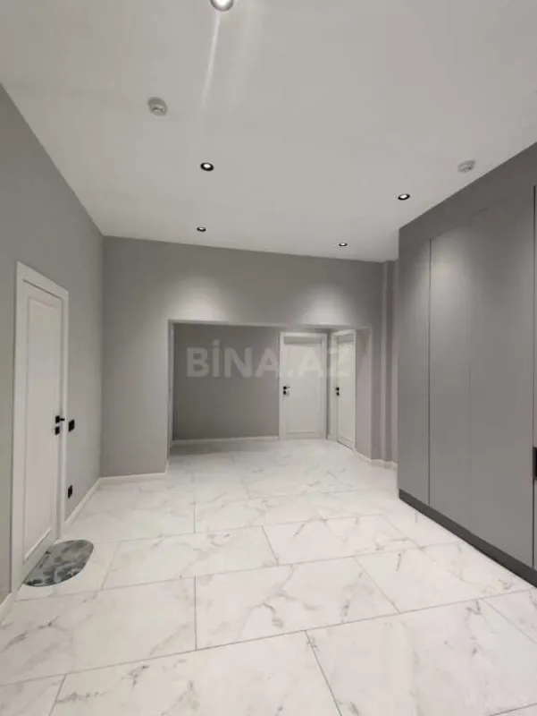 Satılır 2 otaqlı mənzil 117.2 m²