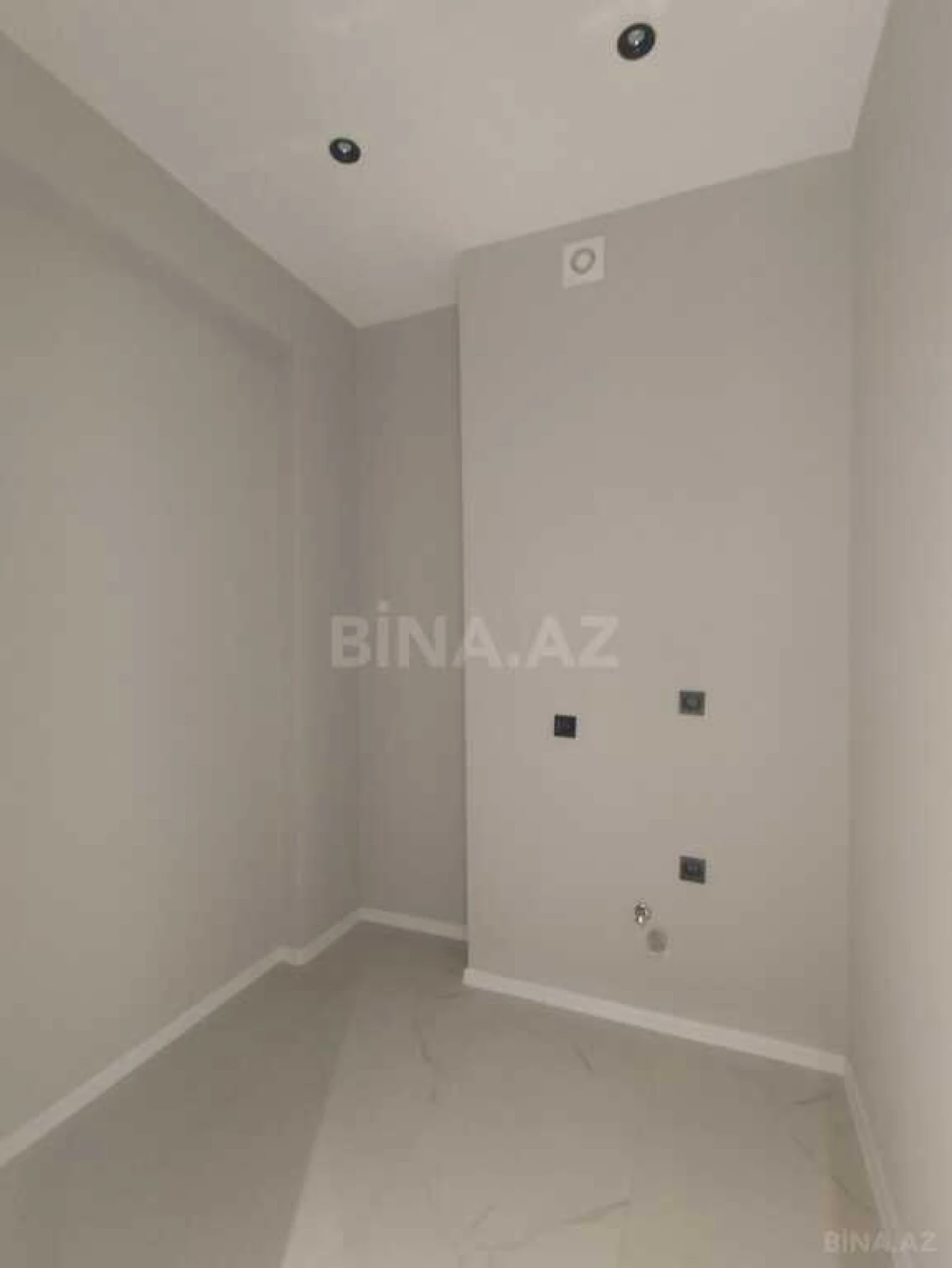 Satılır 2 otaqlı mənzil 117.2 m²