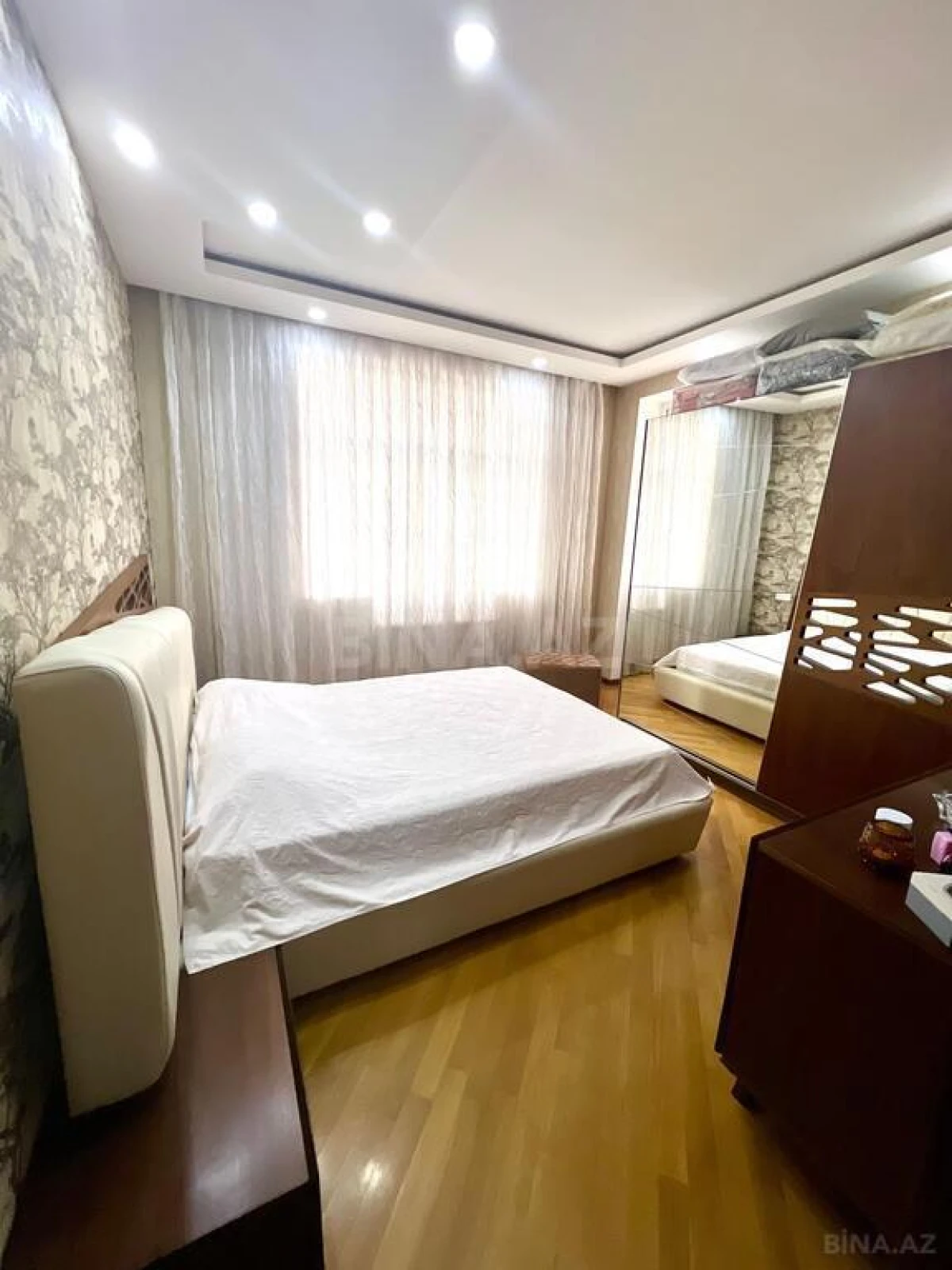 Satılır 3 otaqlı mənzil 120 m²