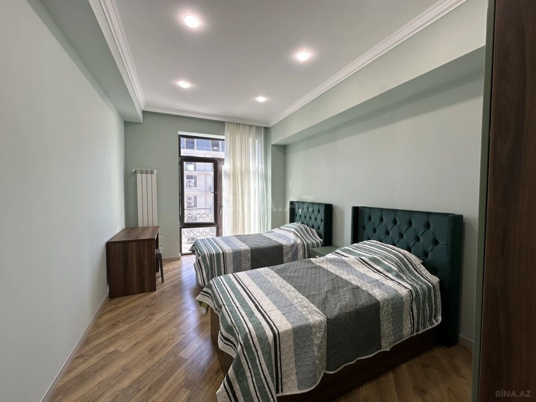 Kirayə verilir 3 otaqlı mənzil 135 m²