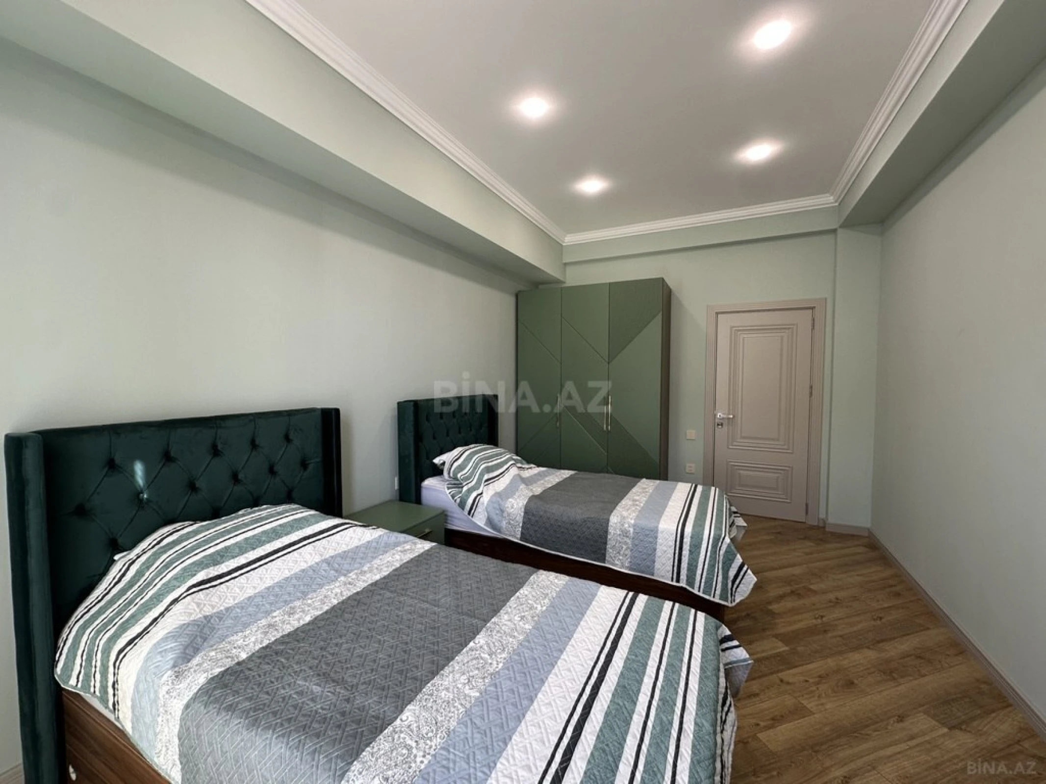 Kirayə verilir 3 otaqlı mənzil 135 m²