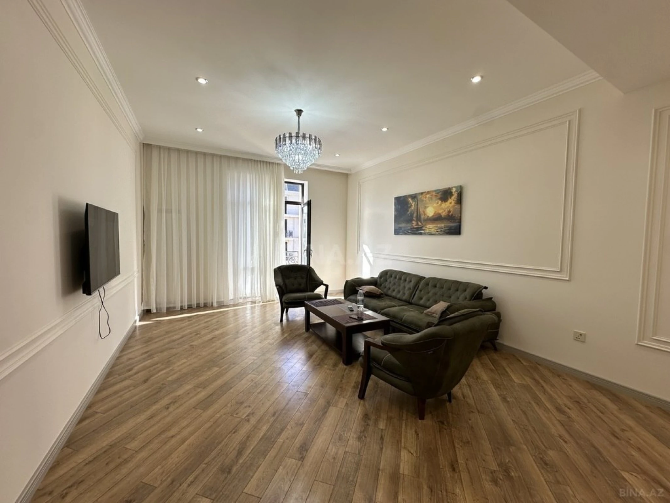 Kirayə verilir 3 otaqlı mənzil 135 m²