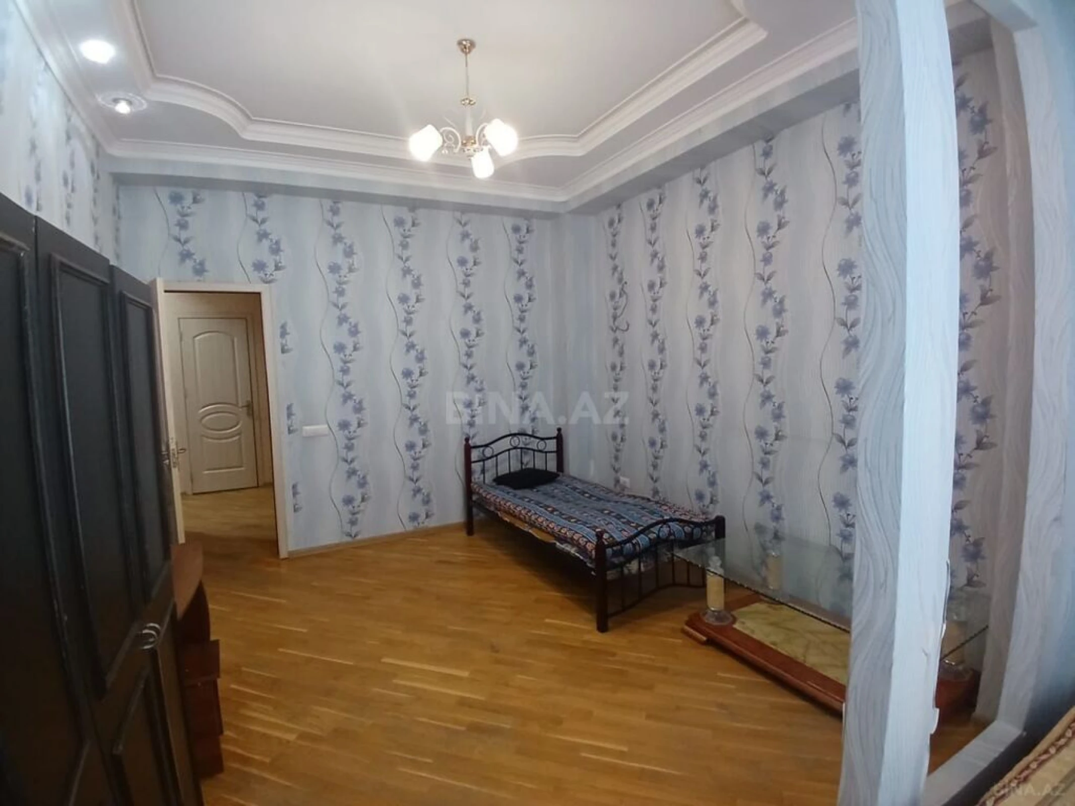 Kirayə verilir 3 otaqlı mənzil 130 m²
