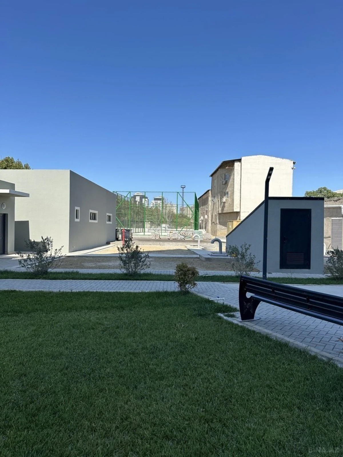 Satılır 3 otaqlı mənzil 120 m²