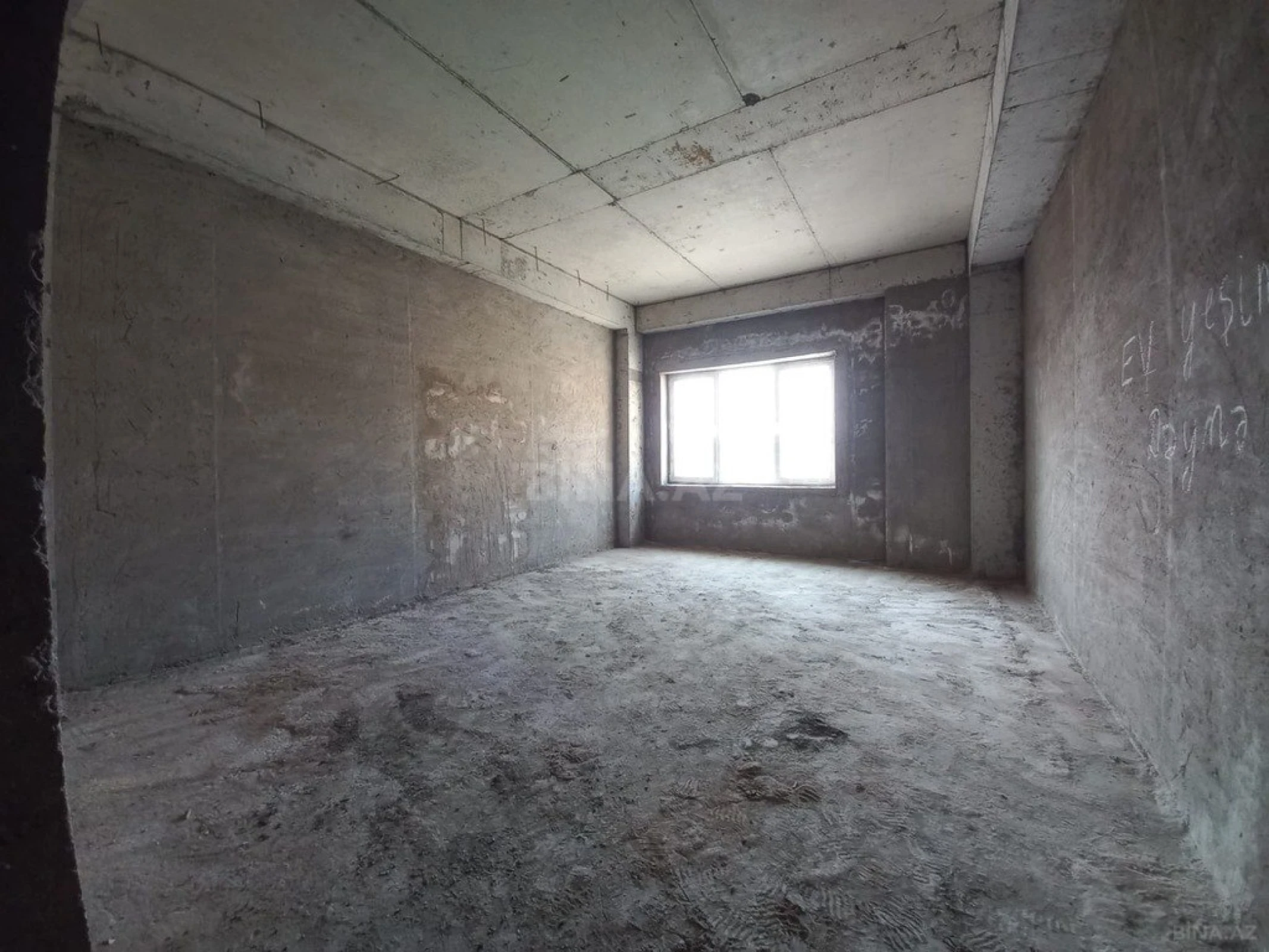 Satılır 3 otaqlı mənzil 120 m²