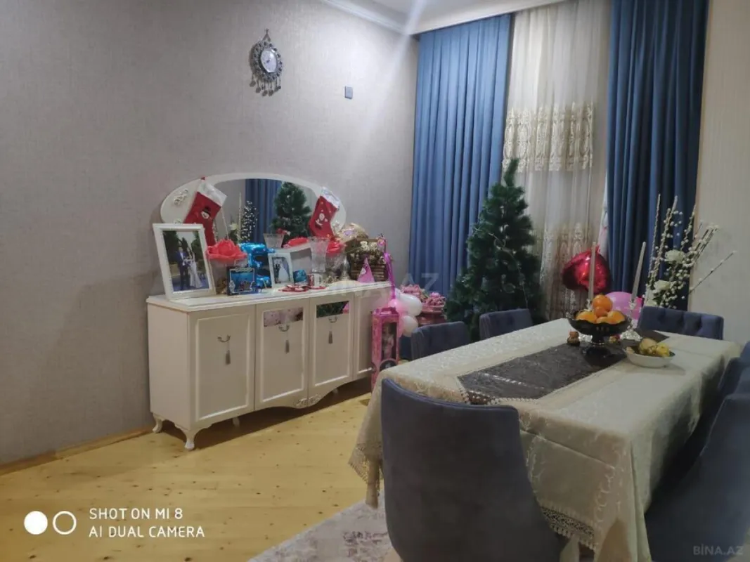 Satılır 5 otaqlı həyət evi 383 m²
