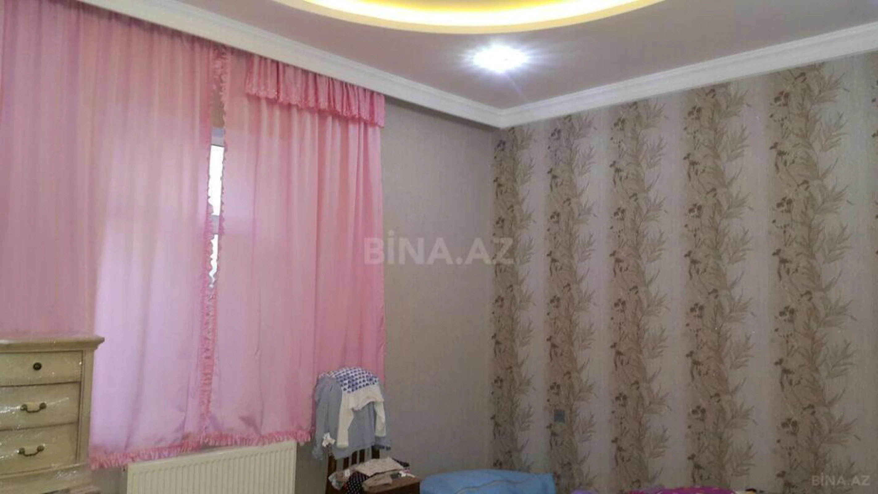 Satılır 5 otaqlı həyət evi 383 m²
