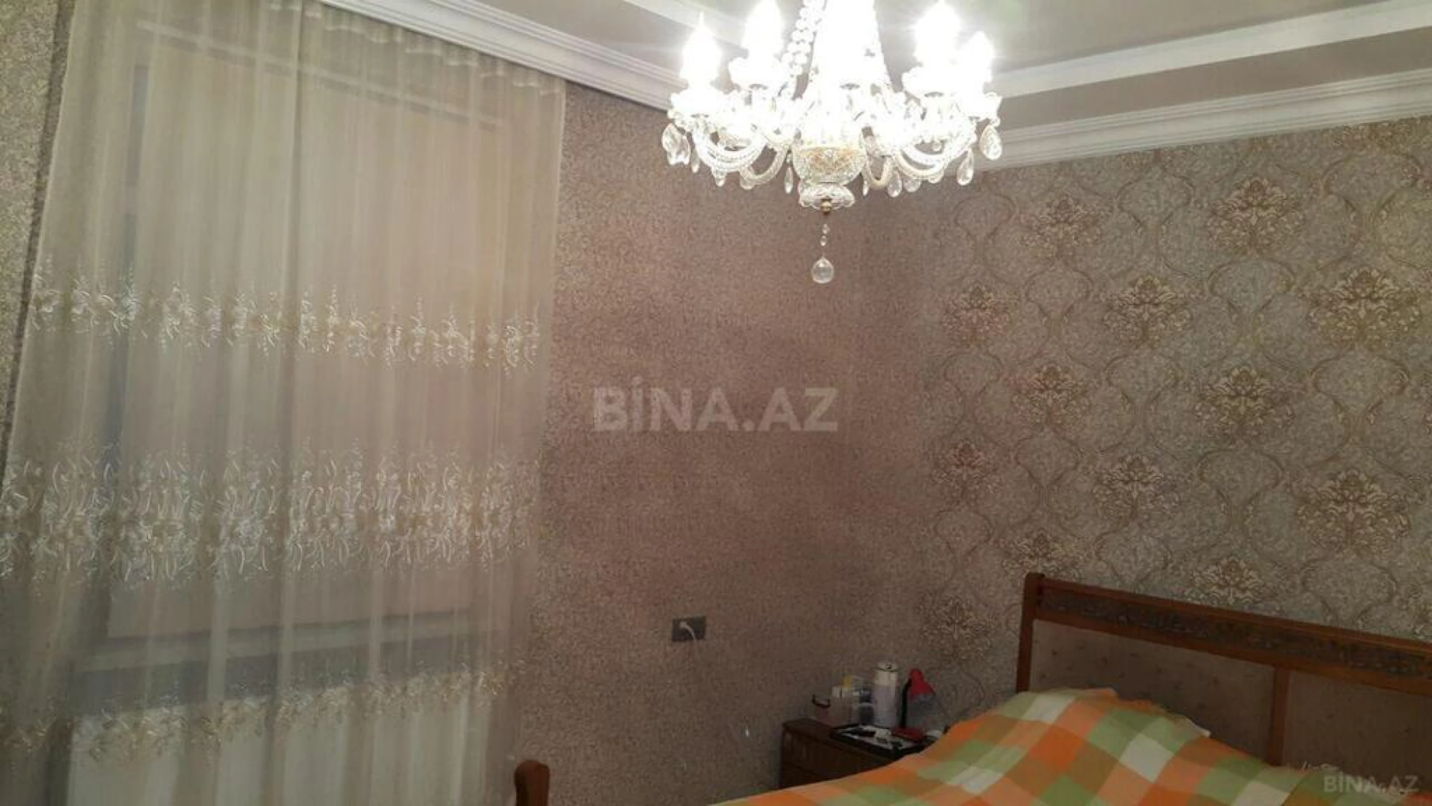 Satılır 5 otaqlı həyət evi 383 m²