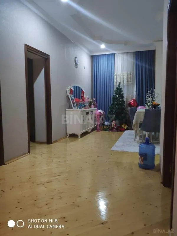 Satılır 5 otaqlı həyət evi 383 m²