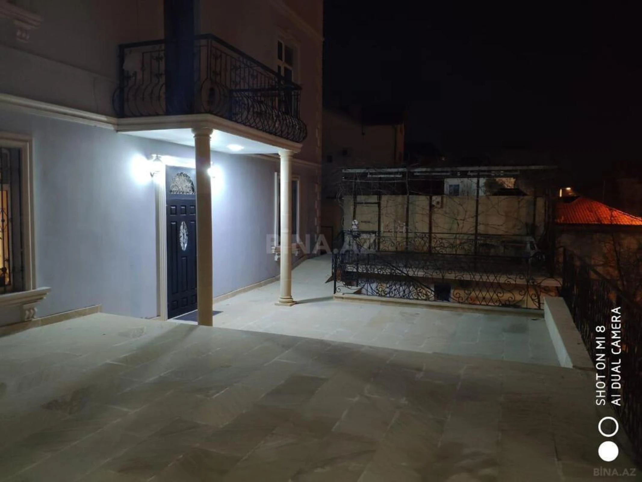 Satılır 5 otaqlı həyət evi 383 m²