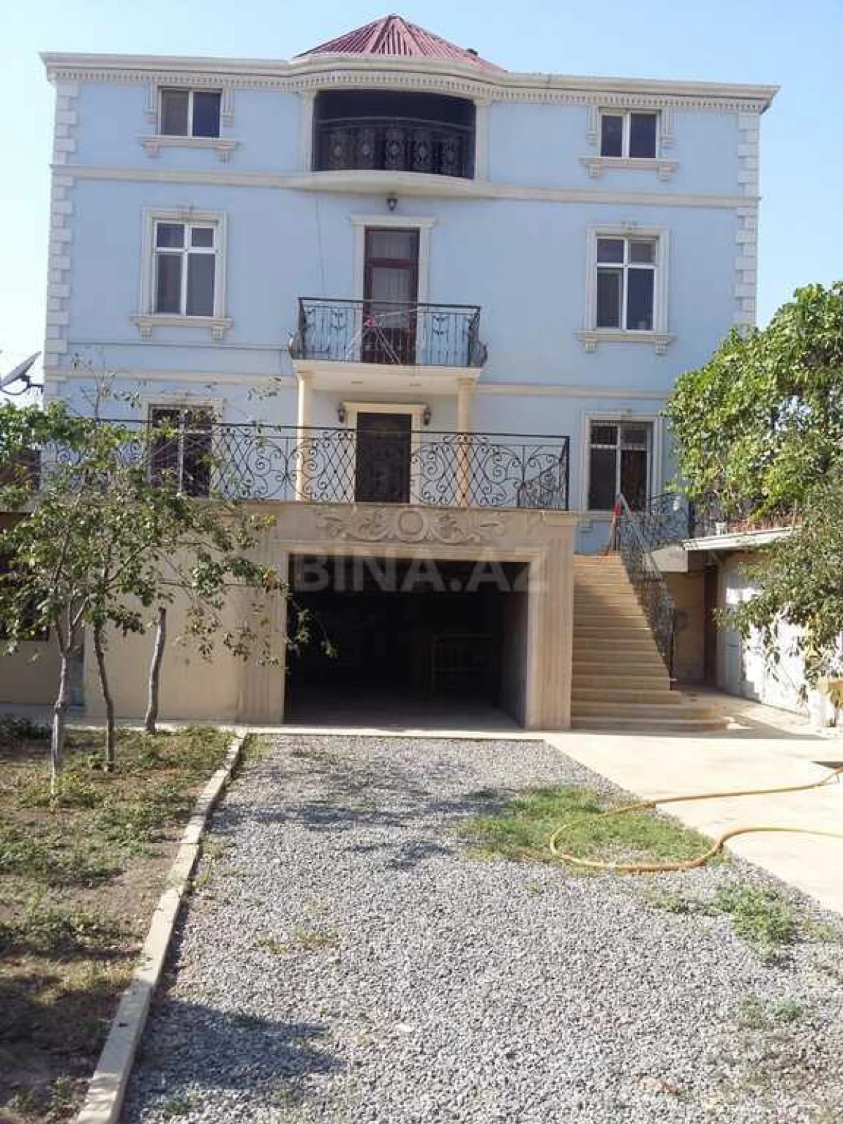 Satılır 5 otaqlı həyət evi 383 m²
